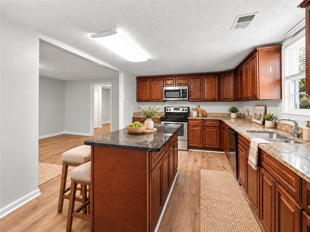 1095 S Burnt Hickory Road, Douglasville, GA 30134