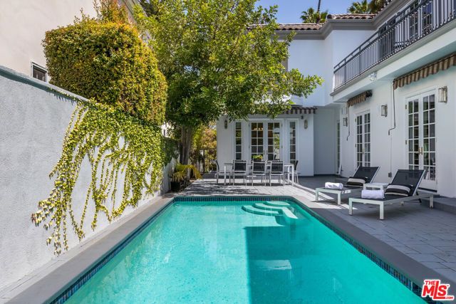 107 N Doheny Drive, Beverly Hills, CA 90211