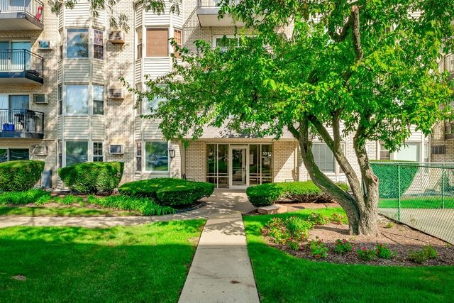 5510 LINCOLN Avenue 101, Morton Grove, IL 60053