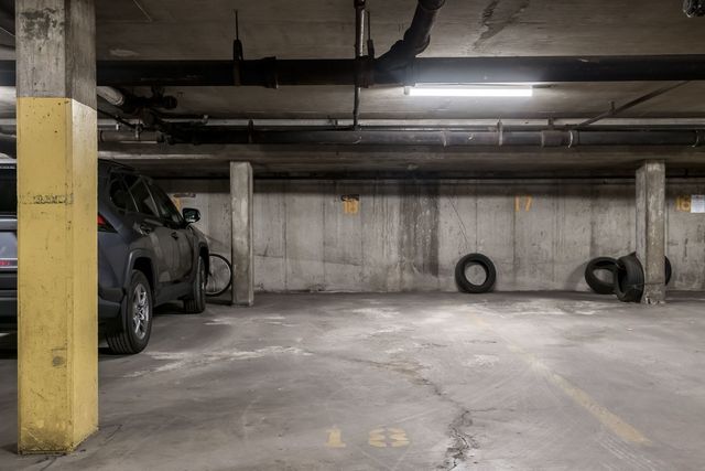 5510 LINCOLN Avenue 101, Morton Grove, IL 60053