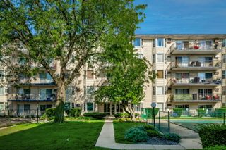 5510 LINCOLN Avenue 101, Morton Grove, IL 60053