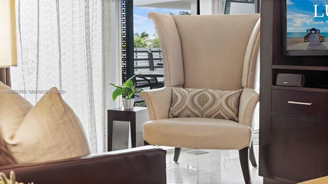 1437 Collins Ave 327, Miami Beach, FL 33139