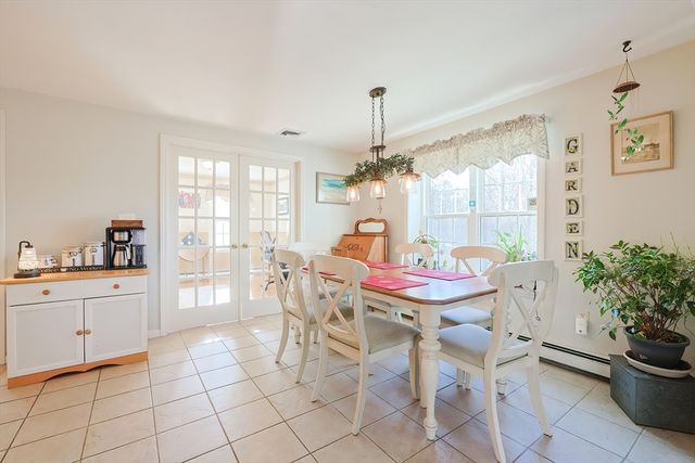 25 Dunny Cove Lane, Uxbridge, MA 01569