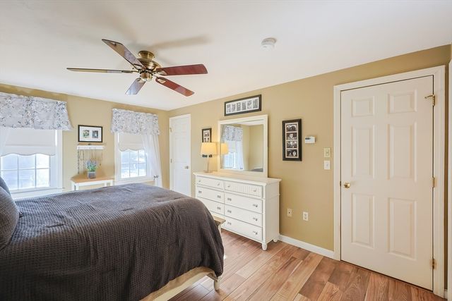 25 Dunny Cove Lane, Uxbridge, MA 01569