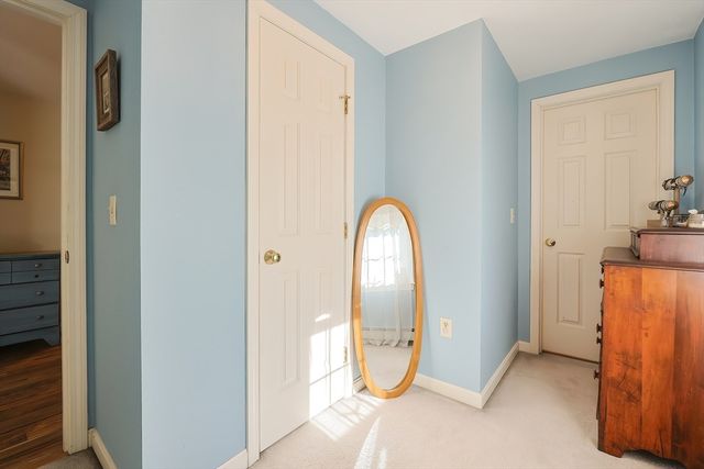 25 Dunny Cove Lane, Uxbridge, MA 01569