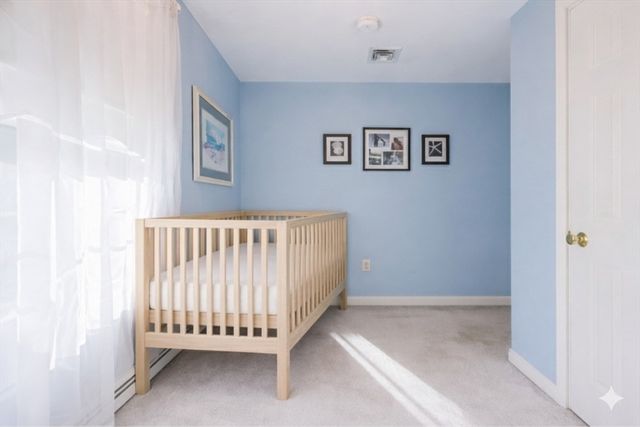 25 Dunny Cove Lane, Uxbridge, MA 01569