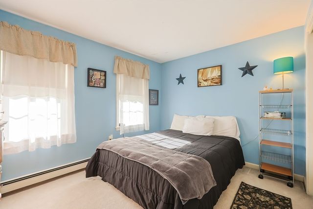 25 Dunny Cove Lane, Uxbridge, MA 01569