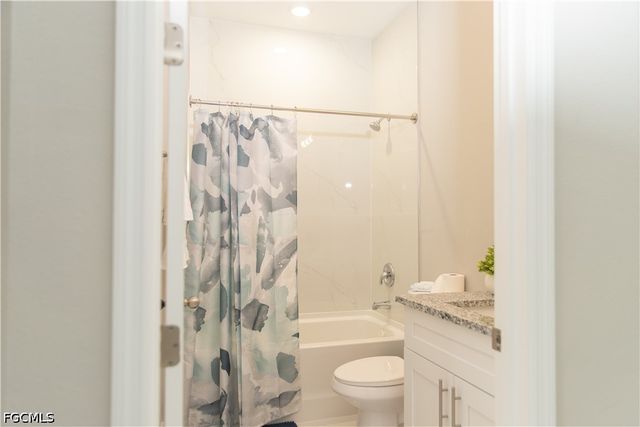 1226 Chrisholm ST, Lehigh Acres, FL 33974