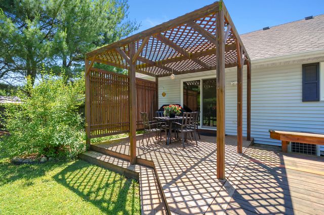 8146 N 27th Street, Richland, MI 49083
