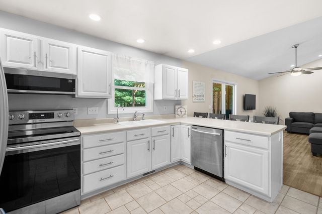 8146 N 27th Street, Richland, MI 49083