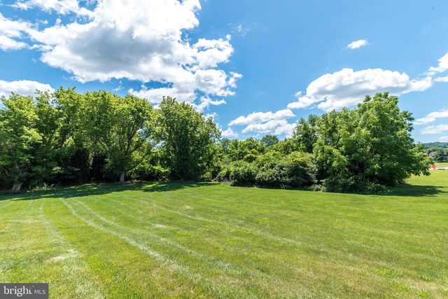 4 MAGNOLIA CT, Downingtown, PA 19335