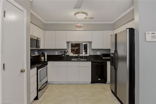 228 Barrington Place, Winston-salem, NC 27104