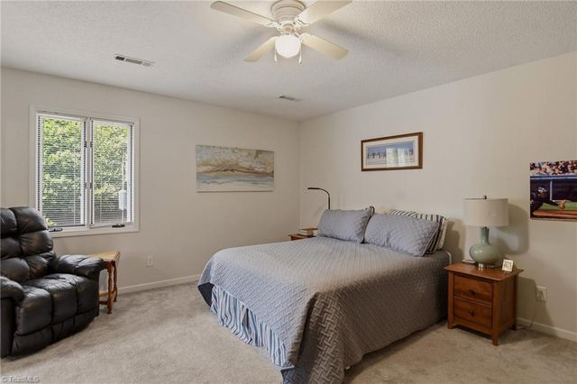 228 Barrington Place, Winston-salem, NC 27104