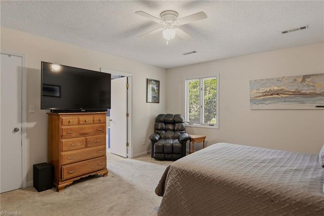 228 Barrington Place, Winston-salem, NC 27104
