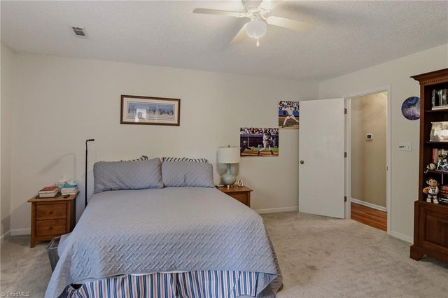 228 Barrington Place, Winston-salem, NC 27104