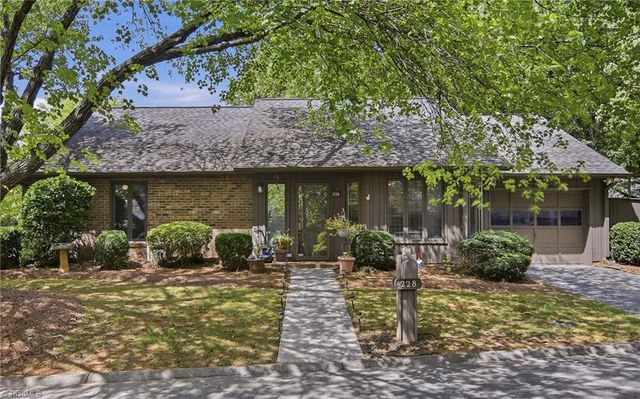 228 Barrington Place, Winston-salem, NC 27104