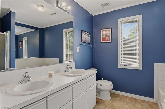 228 Barrington Place, Winston-salem, NC 27104
