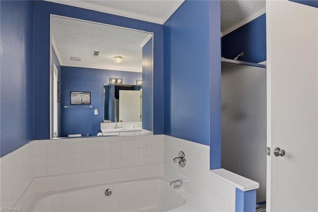 228 Barrington Place, Winston-salem, NC 27104