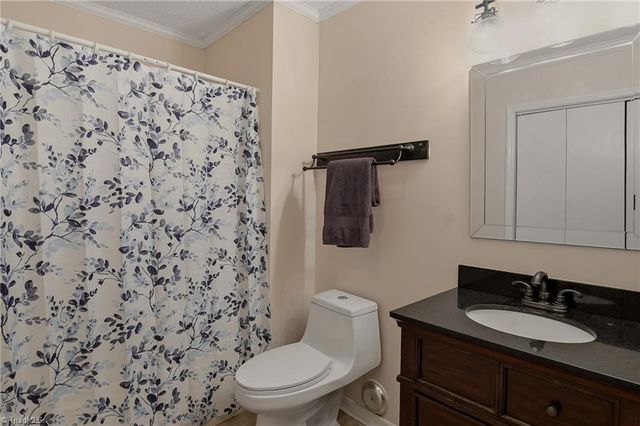 228 Barrington Place, Winston-salem, NC 27104