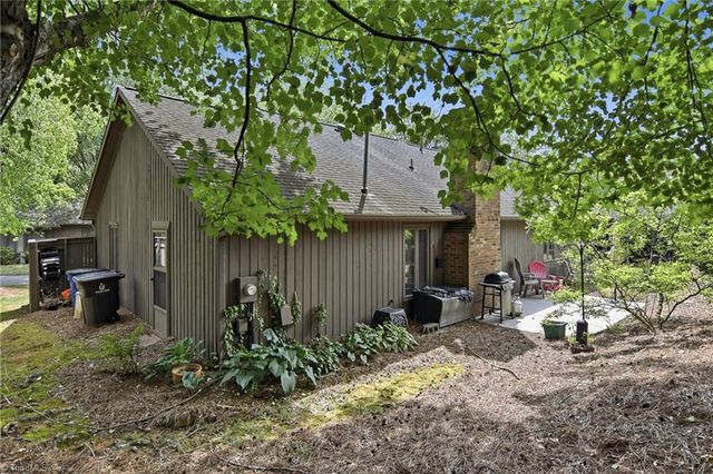 228 Barrington Place, Winston-salem, NC 27104