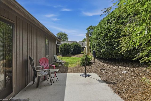 228 Barrington Place, Winston-salem, NC 27104