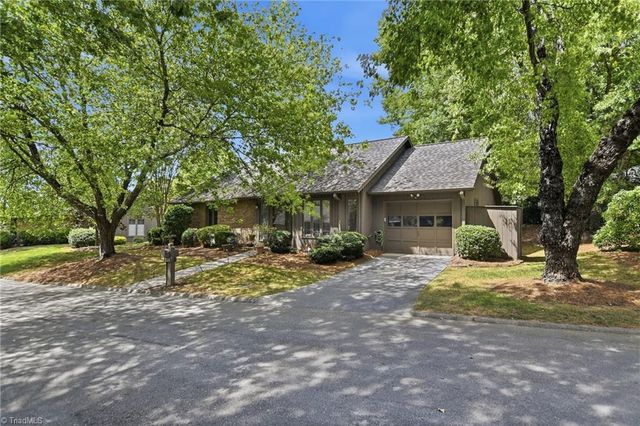228 Barrington Place, Winston-salem, NC 27104