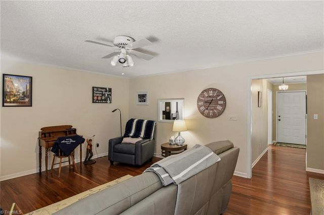 228 Barrington Place, Winston-salem, NC 27104