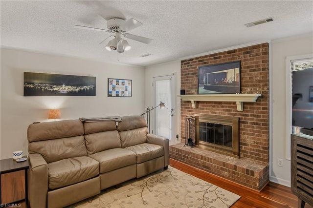 228 Barrington Place, Winston-salem, NC 27104
