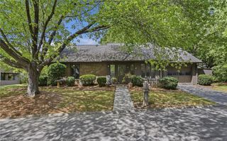 228 Barrington Place, Winston-salem, NC 27104