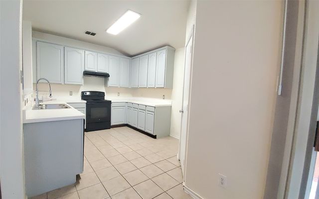 1118 Bradford Drive, Glenn Heights, TX 75154