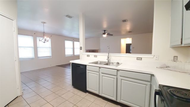 1118 Bradford Drive, Glenn Heights, TX 75154