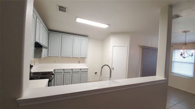 1118 Bradford Drive, Glenn Heights, TX 75154
