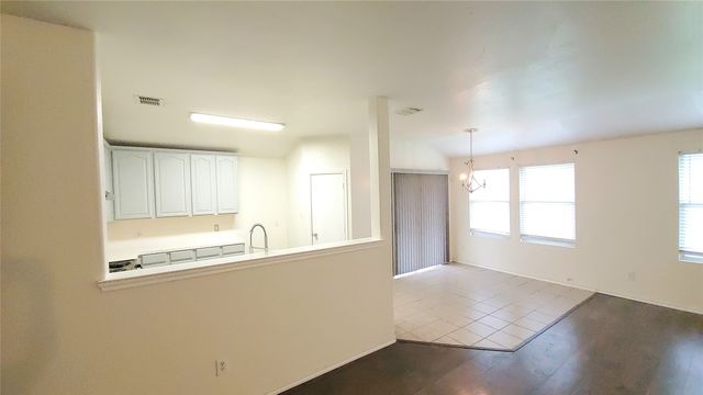 1118 Bradford Drive, Glenn Heights, TX 75154