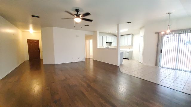 1118 Bradford Drive, Glenn Heights, TX 75154