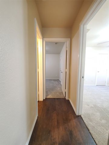 1118 Bradford Drive, Glenn Heights, TX 75154