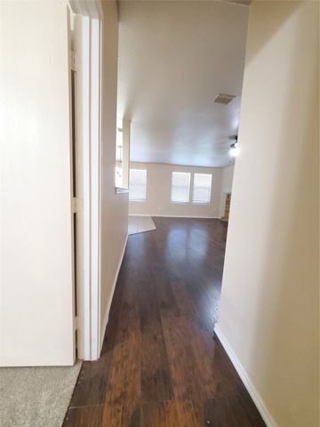 1118 Bradford Drive, Glenn Heights, TX 75154