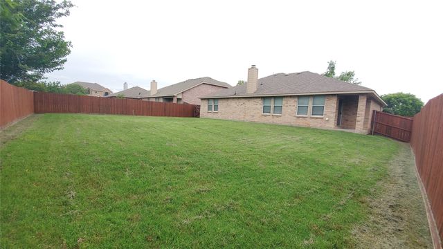 1118 Bradford Drive, Glenn Heights, TX 75154