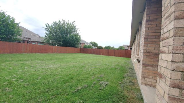 1118 Bradford Drive, Glenn Heights, TX 75154