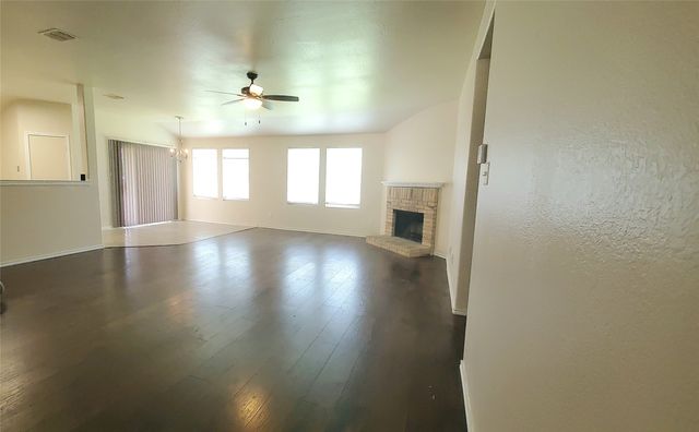 1118 Bradford Drive, Glenn Heights, TX 75154