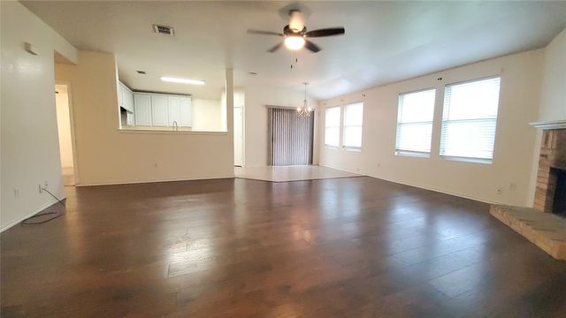 1118 Bradford Drive, Glenn Heights, TX 75154