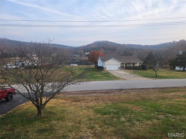 1802 Deer Run Trail, Pacific, MO 63069