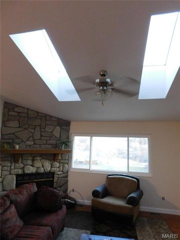 1802 Deer Run Trail, Pacific, MO 63069