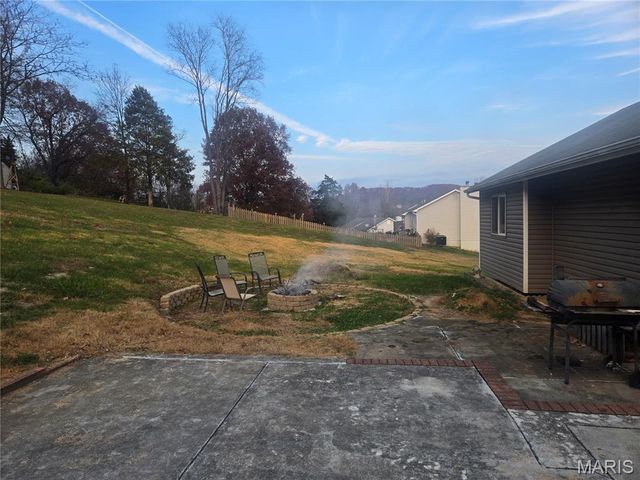 1802 Deer Run Trail, Pacific, MO 63069