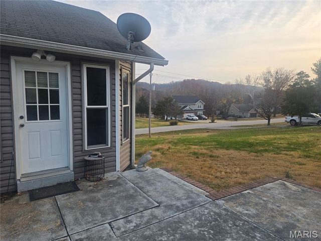 1802 Deer Run Trail, Pacific, MO 63069