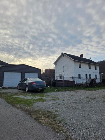 909 Water St, Brownsville, PA 15417