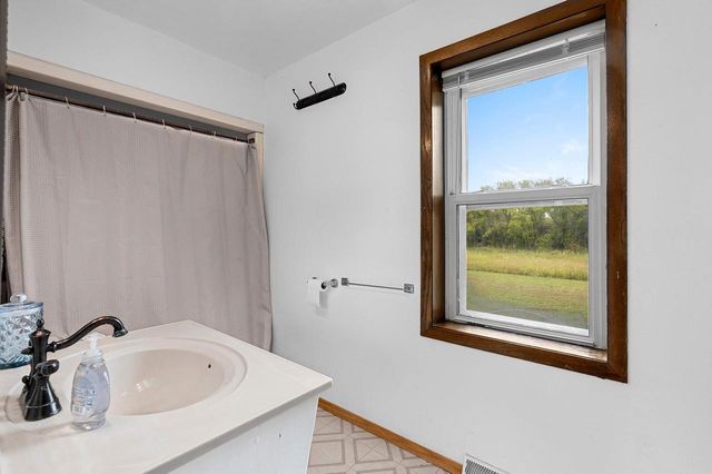 W10057 BALER ROAD, Hortonville, WI 54944