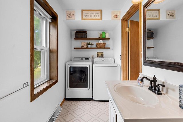 W10057 BALER ROAD, Hortonville, WI 54944
