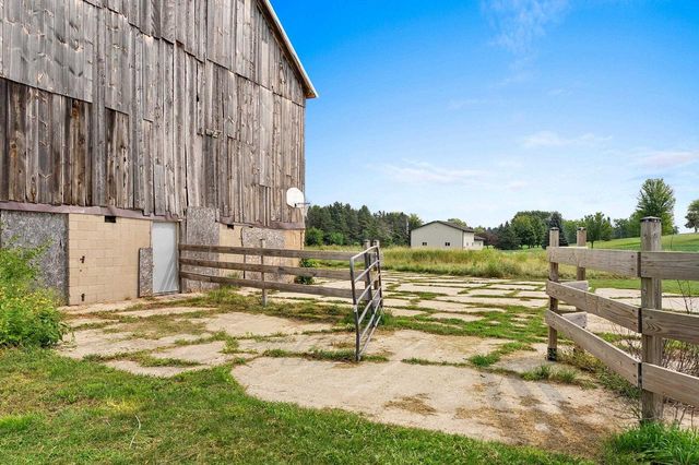 W10057 BALER ROAD, Hortonville, WI 54944