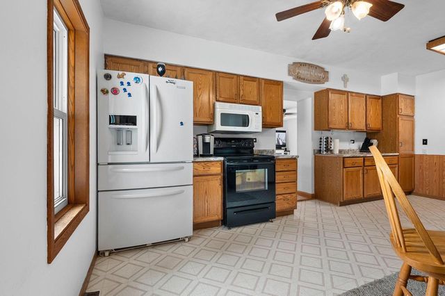 W10057 BALER ROAD, Hortonville, WI 54944