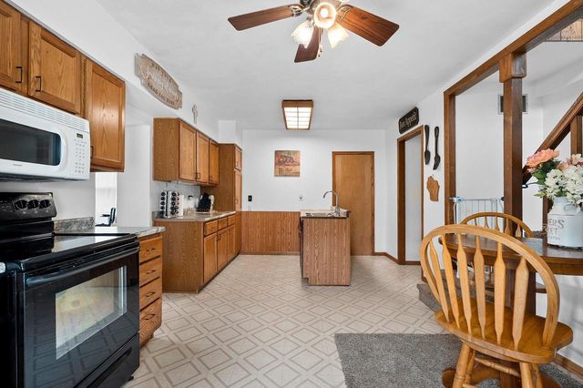 W10057 BALER ROAD, Hortonville, WI 54944